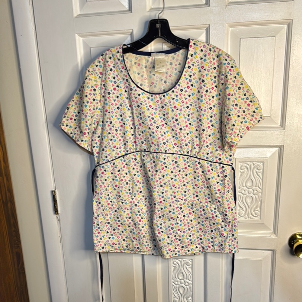 SB Scrubs Colorful Polka Dot Scrub Top Size Medium